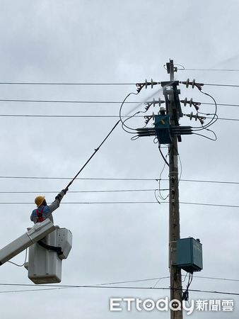 ▲台灣電力公司雲林區營業處特別於端午連假前加強配電線路設備巡檢作業與相關預防性工作，以提高電網韌性。（圖／記者游瓊華翻攝）