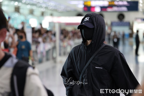 ▲▼▲▼直擊／ZB1章昊、Ricky沒來！歌迷當場哭出來「借衛生紙擦淚」　主辦：全額退費。（圖／粉絲提供）