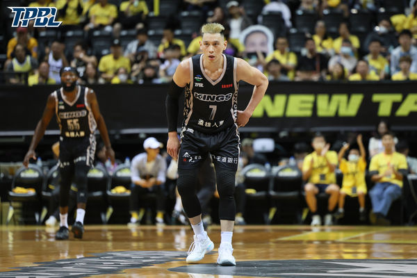 ▲新北國王林書豪、桑尼、沃許本，戰神雷蒙恩。（圖／TPBL職籃提供）