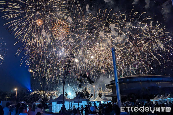 ▲世壯運閉幕煙火。（圖／記者林敬旻攝）