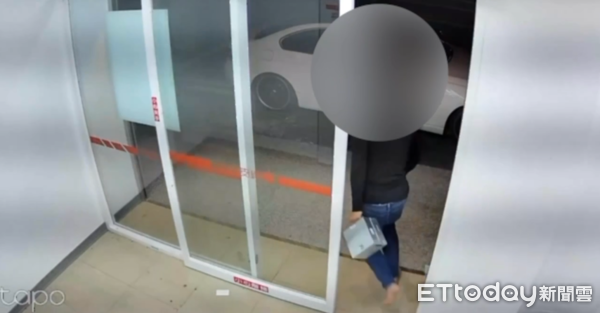 苗栗無人智取店竊案。（圖／記者楊永盛翻攝）