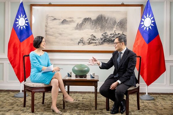 ▲外交部次長陳明祺接受國際媒體彭博社專訪。（圖／外交部提供）