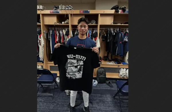 ▲響尾蛇2A送林昱珉紀念T。（圖／IG:sodpoodles）