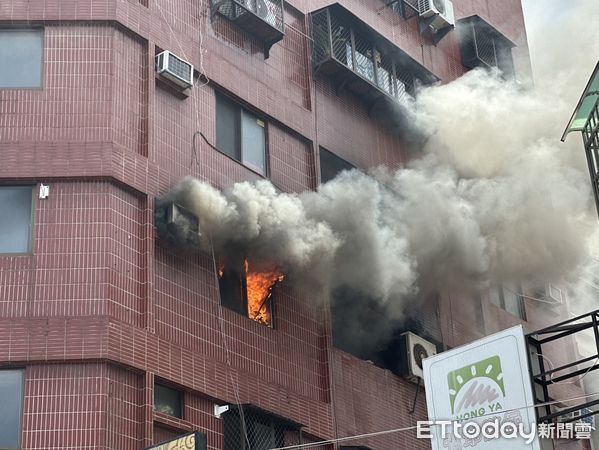 ▲▼台中北區公寓火警。（圖／記者許權毅攝）