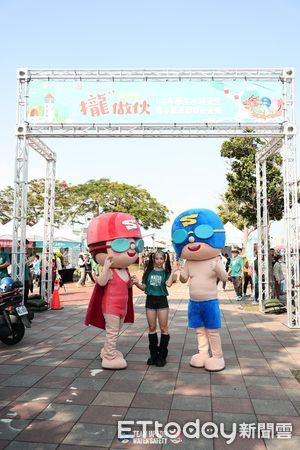 ▲2025年學生水域安全嘉年華於台南安平登場，學生化身特務闖關學習戲水自救技能。（記者林東良翻攝，下同）