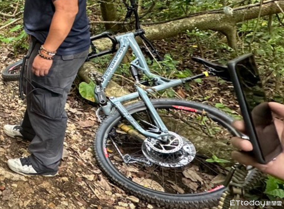 獨/高雄柴山林道重摔!4人聯手CPR救不回 全地型登山車曝光