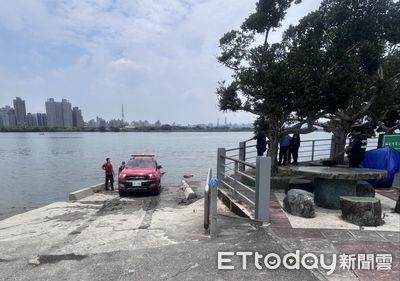 快訊/大同敦煌碼頭驚見浮屍!男性遺體卡岸邊 民眾急報警
