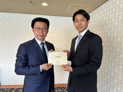 賴清德請郭國文轉交親筆信　跨海給安倍胞弟、前防衛大臣岸信夫