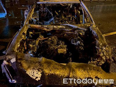 國3深夜車禍畫面曝光! 25歲男「自撞噴飛亡」車燒毀剩骨架