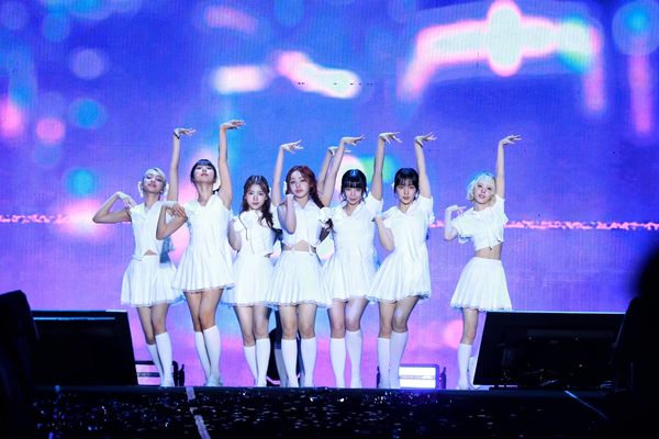 ▲直擊／TWICE神曲搶先登高雄世運！　8人女團UNIS驚喜宣布喜訊。（圖／讀者提供）