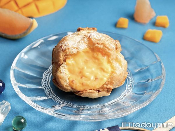 ▲▼beard papa’s6月限定推出2種新口味泡芙包括「楊枝甘露泡芙」、「百香果綠茶泡芙」。（圖／beard papa’s提供）
