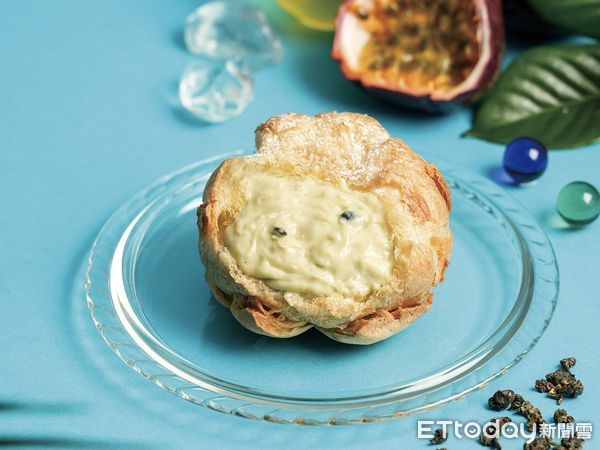 ▲▼beard papa’s6月限定推出2種新口味泡芙包括「楊枝甘露泡芙」、「百香果綠茶泡芙」。（圖／beard papa’s提供）