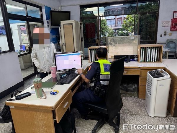 ▲黃姓男子到內埔警分局求助            。（圖／記者陳崑福翻攝）