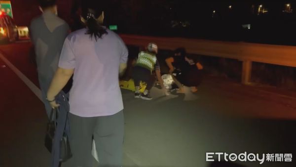 ▲▼國道三號北向245.3公里今日凌晨發生6車追撞車禍             。（圖／記者潘鳳威攝）