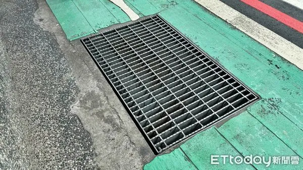 ▲水溝蓋。（圖／記者郭世賢攝）