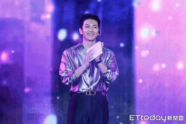 ▲▼池昌旭主持4hrs高雄拼盤「手刀下班」全被錄下　反差萌直擊全場都笑了。（圖／讀者提供）