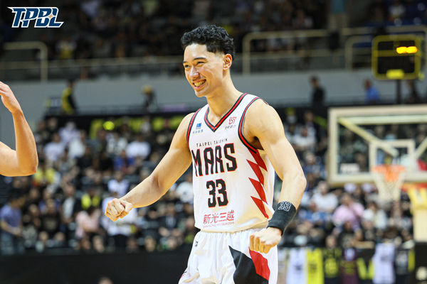 ▲新北國王林書豪、林書緯、沃許本，戰神雷蒙恩。（圖／TPBL職籃提供）