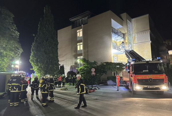 ▲▼德國漢堡醫院驚傳火警 病患3死2命危52傷。（圖／達志影像／美聯社）