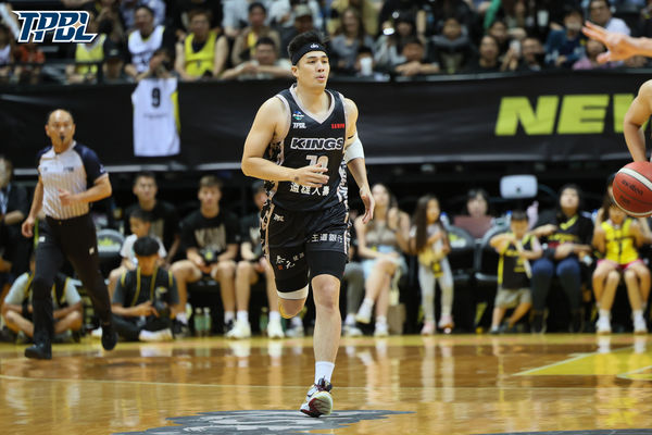 ▲新北國王洪志善、王柏智、林力仁。（圖／TPBL提供）