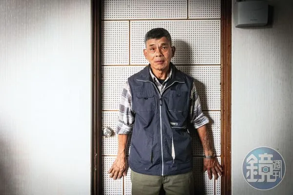 32年前，呂金鎧收留朋友暫住家中，朋友犯案，他也跟著被指為性侵殺人犯。