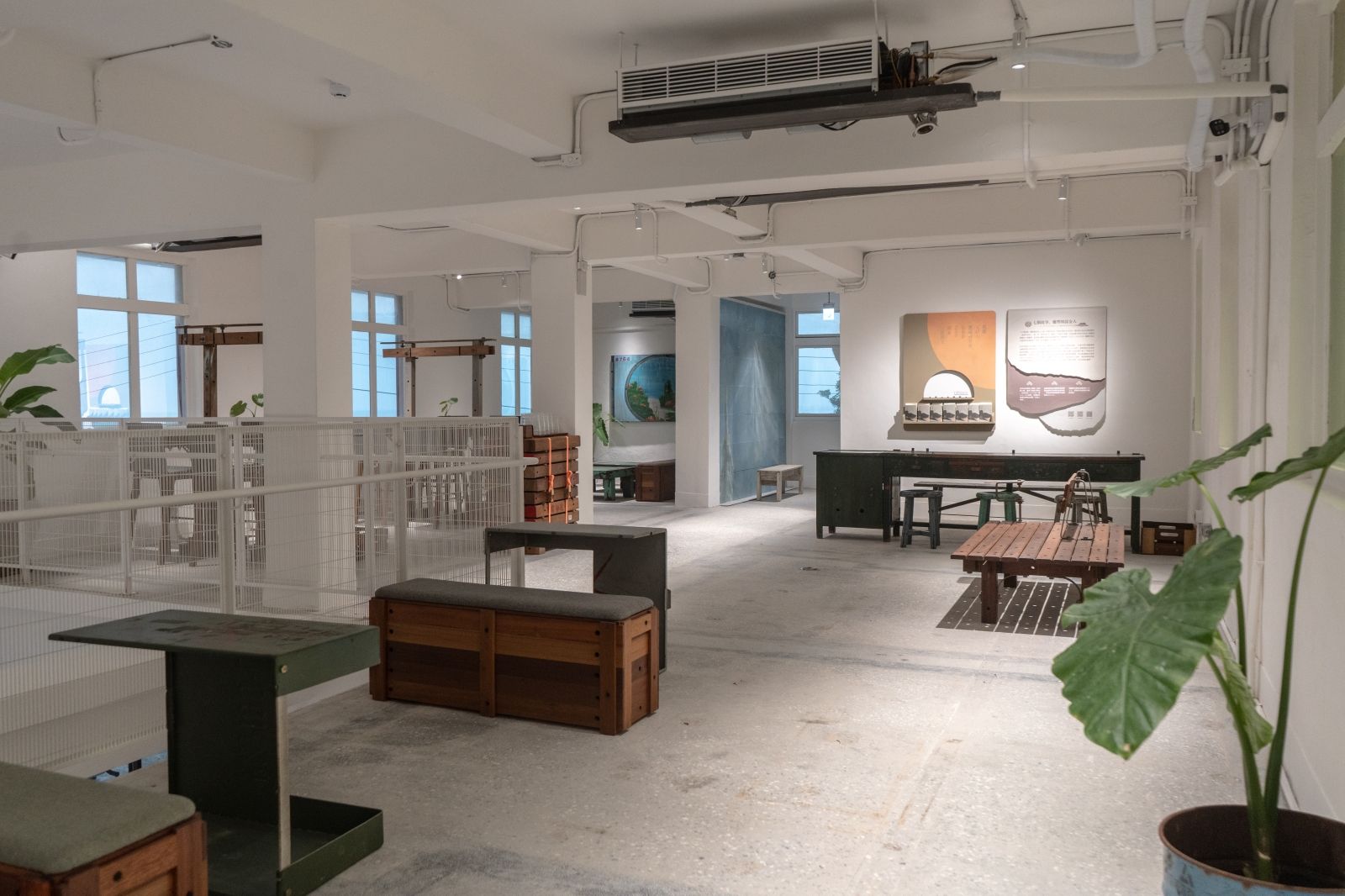 ▲▼奈良美智在台10年巡展計畫「跟著朦朧潮濕的一天去旅行」，第4站前進金瓜石，6月28日至9月28日在「台電金水基地」展出。（圖／金水361. META space授權提供提供）