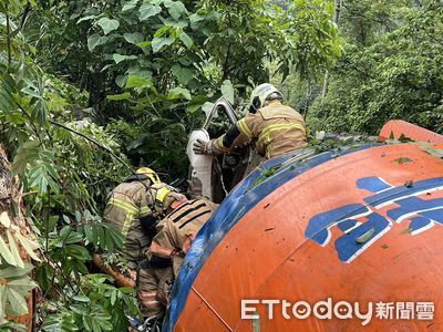 快訊/台南混凝預拌車翻覆!駕駛卡車內「脫困時已僵硬」明顯死亡