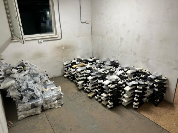 ▲▼烏軍將117架無人機事先藏於木製貨櫃中，運送至俄羅斯境內多個戰略目標周邊。（圖／翻攝自X）