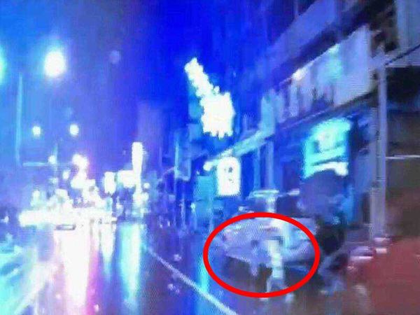 ▲彰化秀水鄉幼童衝出馬路差一秒被撞飛。（圖／民眾提供）