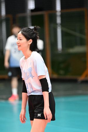 ▲袁子芸（右）與温貞菱組隊參加世壯運排球團體混合項目。（圖／力天娛樂提供）