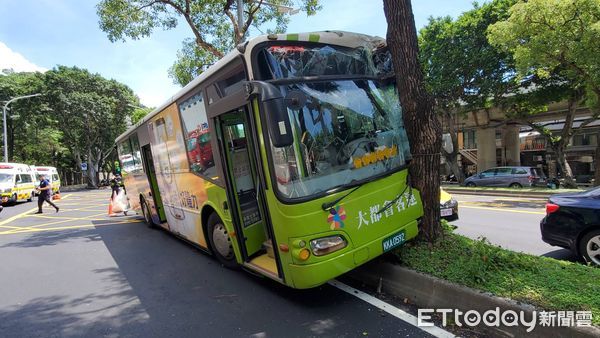 ▲▼             士林銘傳大學附近發生車禍。（圖／記者黃彥傑攝，下同）