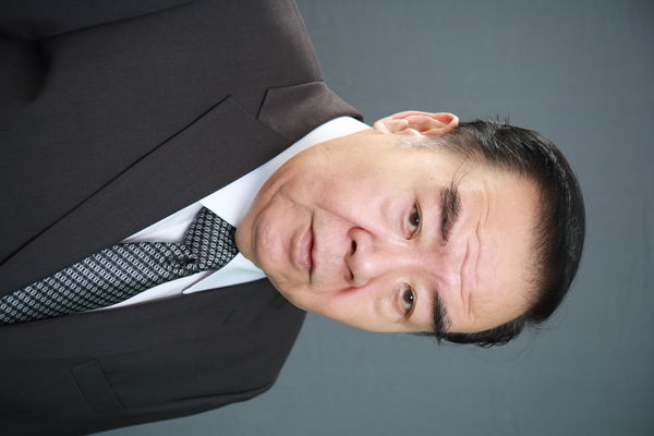 ▲《神耆小子》影帝鄭則仕改當「年紀最長男主角」，飾演霸道固執的集團老闆。（圖／年代提供）