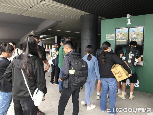 ▲▼高雄限定！「50元看職棒」國小生也納入　20場賽事6/3開放預約。（圖／記者賴文萱翻攝）