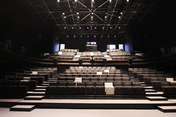 ▲新竹市影像博物館放映大廳影音設備歷時7個月全面翻新，即日起重新開館。（圖／新竹市政府提供）