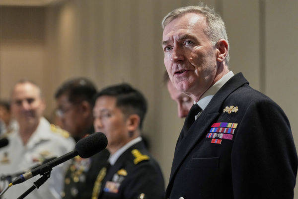 ▲▼英國國防參謀長拉達金上將（Tony Radakin）在2025年「香格里拉對話」（Shangri-La Dialogue）。（圖／達志影像／美聯社）