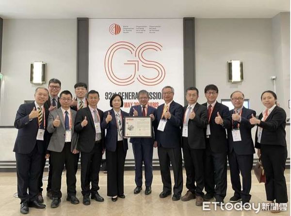 ▲台灣於2025年5月在世界動物衛生組織(WOAH)第92屆年會上，獲頒「傳統豬瘟非疫國」證書。（圖／雲林縣政府提供）