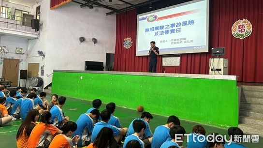 ▲基隆警入校宣導無照駕駛風險。（圖／記者郭世賢翻攝）