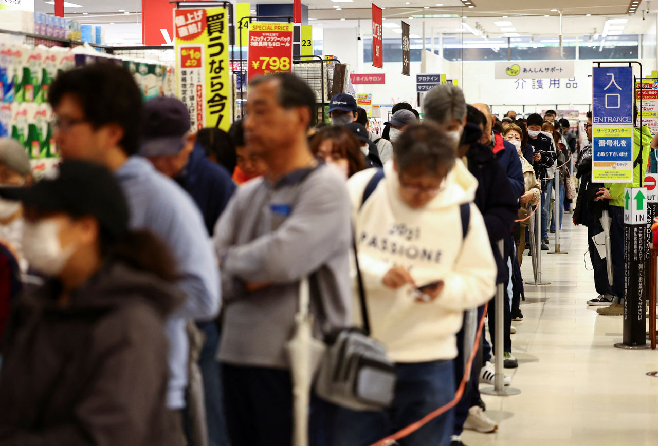 日本米荒！超市「儲備米」上架　千人清晨排隊搶購
