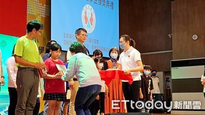 天使獎助學金頒發　台東六鄉鎮學童與師長受惠