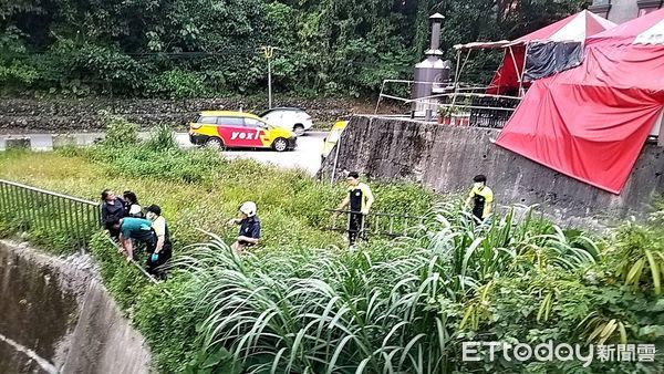 ▲基隆女墜6米深武崙溪。（圖／記者郭世賢翻攝）