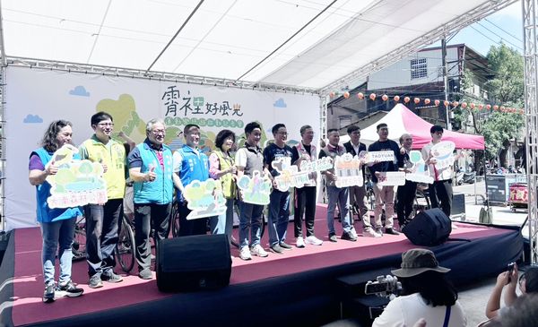 ▲桃園市副市長王明鉅等人今天在「霄裡好風光，運動樂悠遊！」啟動記者會大合照。（圖／市府體育局提供）