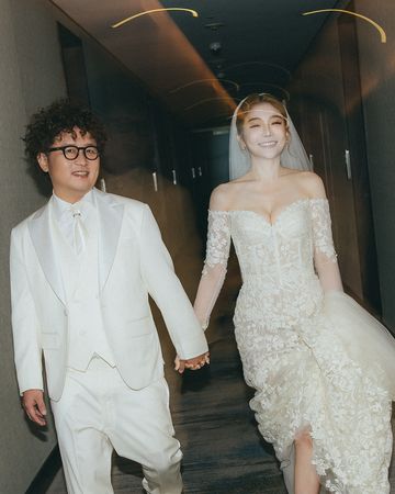 ▲▼納豆、依依婚禮 。（圖／翻攝自臉書）