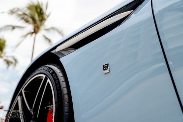 Aston Martin 推出全球唯一 Palm Beach 特仕版 DB12 Volante
