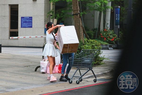 攜家帶眷愛台灣／獨家！韓國啦啦隊怕輸嫩妹　直擊南珉貞在台做醫美