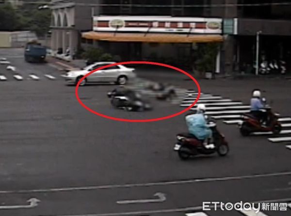 ▲南區死亡車禍。（圖／記者游瓊華翻攝）