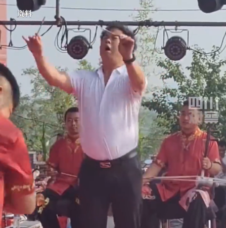 ▲▼大剛是一名民俗技藝表演網紅。（圖／翻攝自微博）