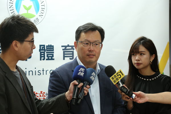 ▲體育署長鄭世忠連兩天親上火線，喊話希望桌協針對葉伊恬參賽權遭剝奪事件道歉。（圖／體育署提供）