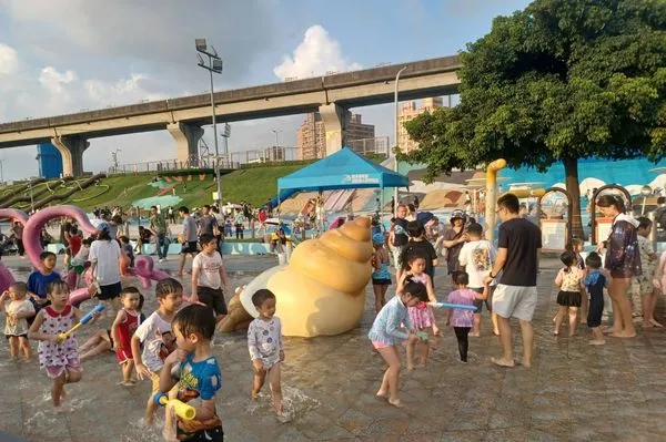 ▲新北4處水樂園已完成整備作業，將於6月14日開放使用。（圖／高灘處提供）