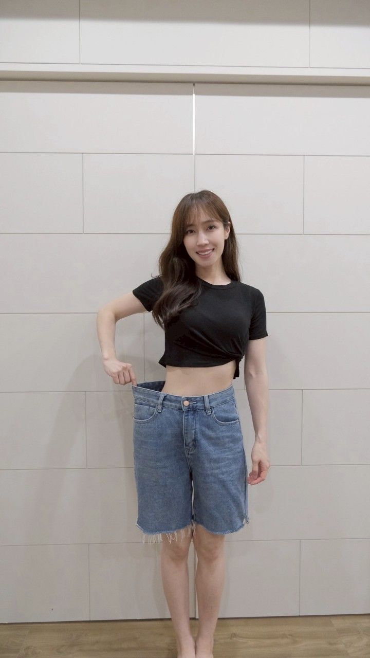 ▲小薰狂減7公斤，兩截中空秀出結實的馬甲線。（圖／美体專科提供）