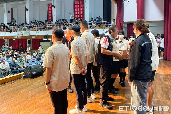 ▲「太平媽祖獎」不只是物質上的獎勵，更是信仰與精神的傳承，期盼透過媽祖慈光的庇佑，啟發年輕學子心懷仁善，勤奮向學。（圖／記者游瓊華翻攝）