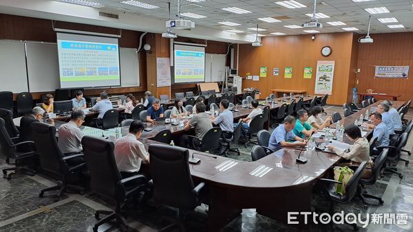 ▲屏東地檢署於召開「打擊妨害綠能產業發展犯罪聯繫平台會議」             。（圖／屏檢提供）